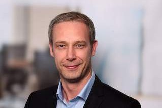 Porträtfoto von Daniel Moss, Geschäftsführung, hpl Group