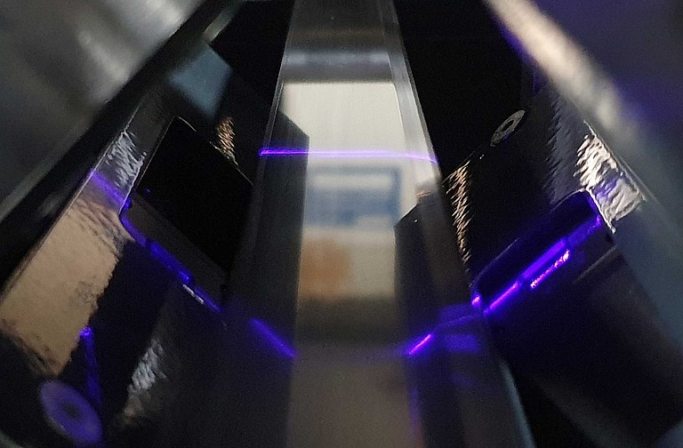 Lasertriangulationssensoren_Inline-Vermessung_Bandkantengeometrie.jpg